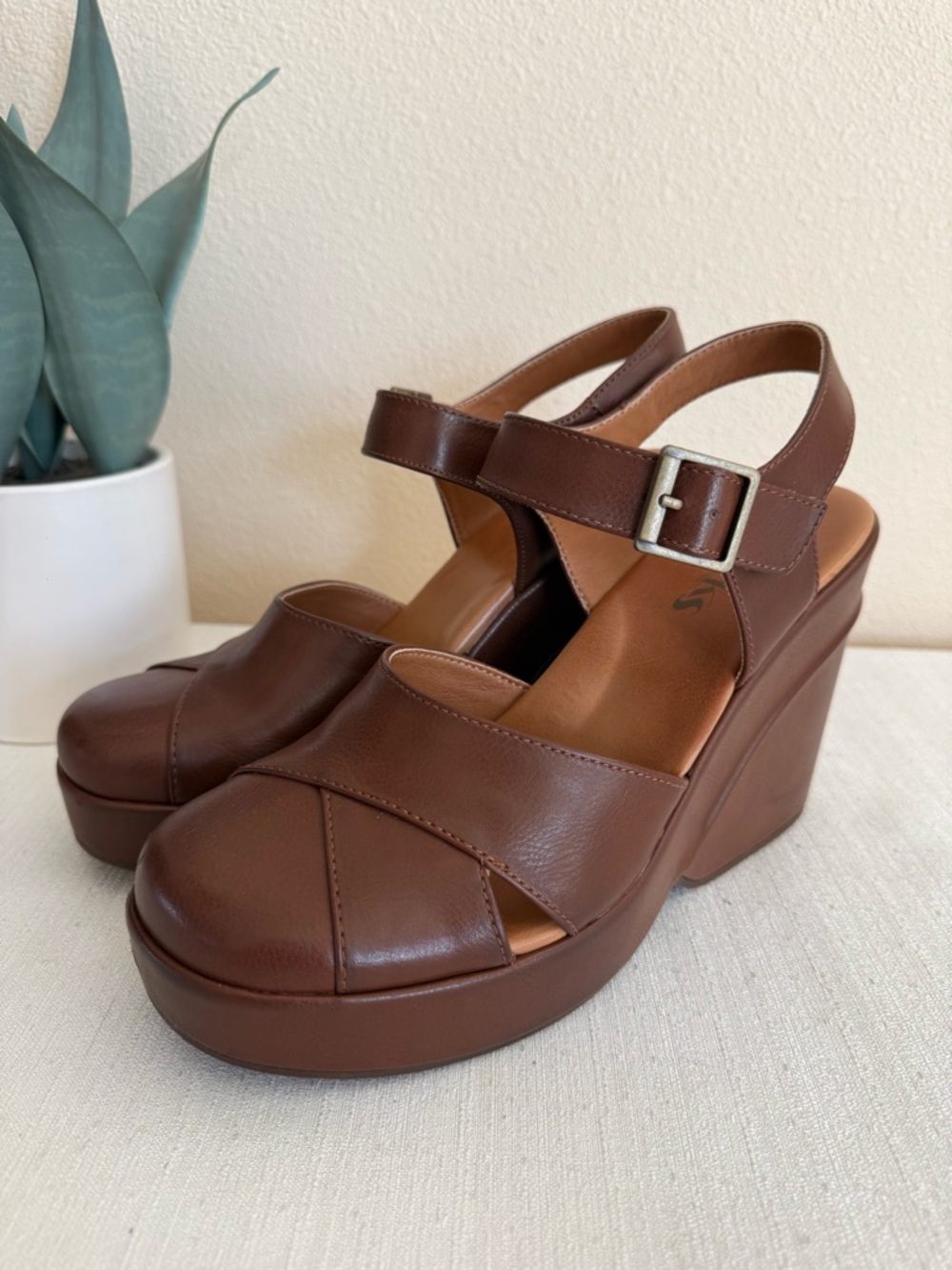 New Korks Brown Faux Leather Wedge Sandals with Ankle Strap - Picture 6 of 11